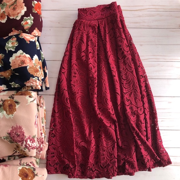 Burgundy lace Skirt - Picture 3 of 8